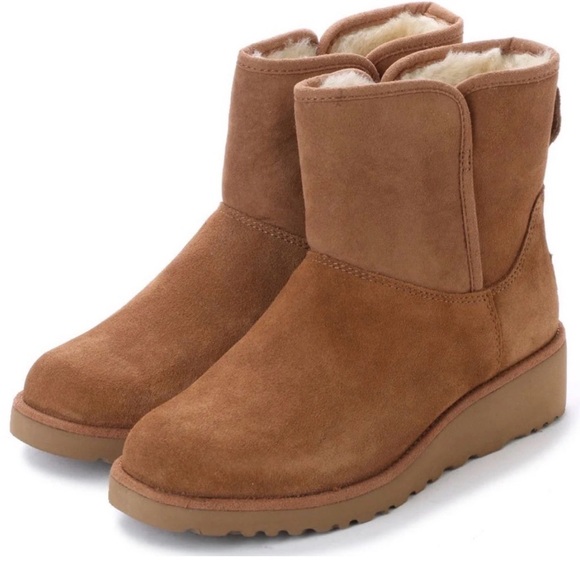 UGG classic ankle fur Women's Suede Boots in Chestnut - Picture 3 of 14